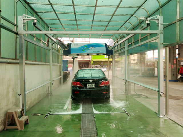 leisuwash automatic car cleaning machine