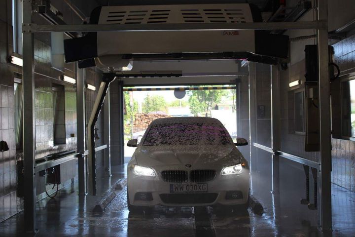 touchless car wash machine