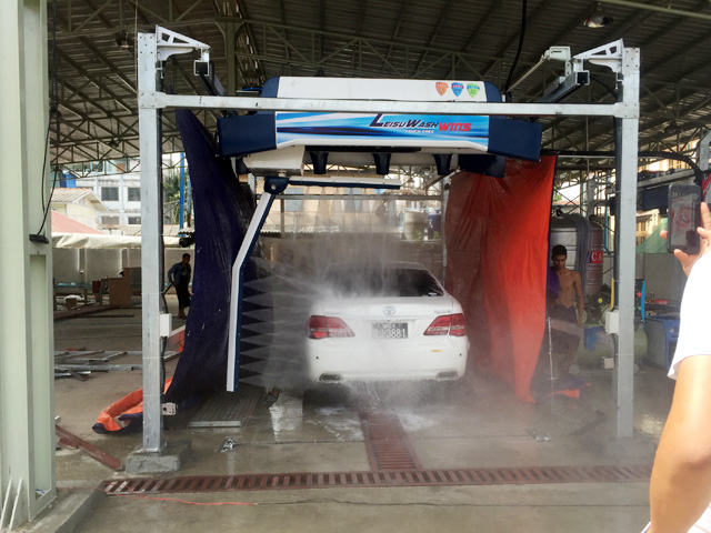 automatic car wash machine