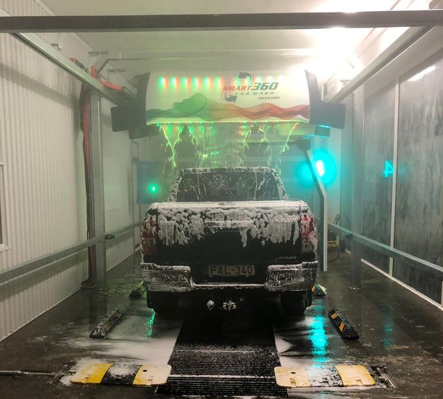 Leisuwash 360 car wash machine in Hungary